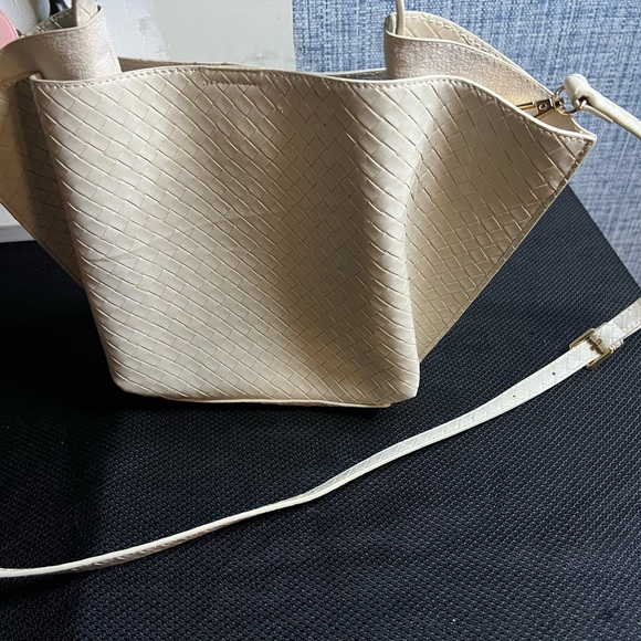 Cream House of Harlow Purse(NOT PART OF SALE) - Picture 5 of 8